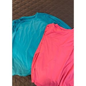Set of 2 Tek Gear womens dry tek shirts Sz 2X long like new!